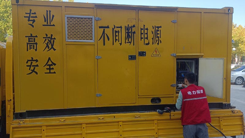顺城柴油发电机组和UPS电源配合使用时，如何避免切换过程中的电力中断？